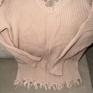 moon & madison V-Neck Sweater in Soft Pink